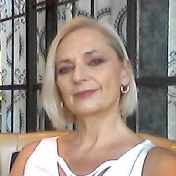 Meet your Posher, Heather - Picture 2 of 4